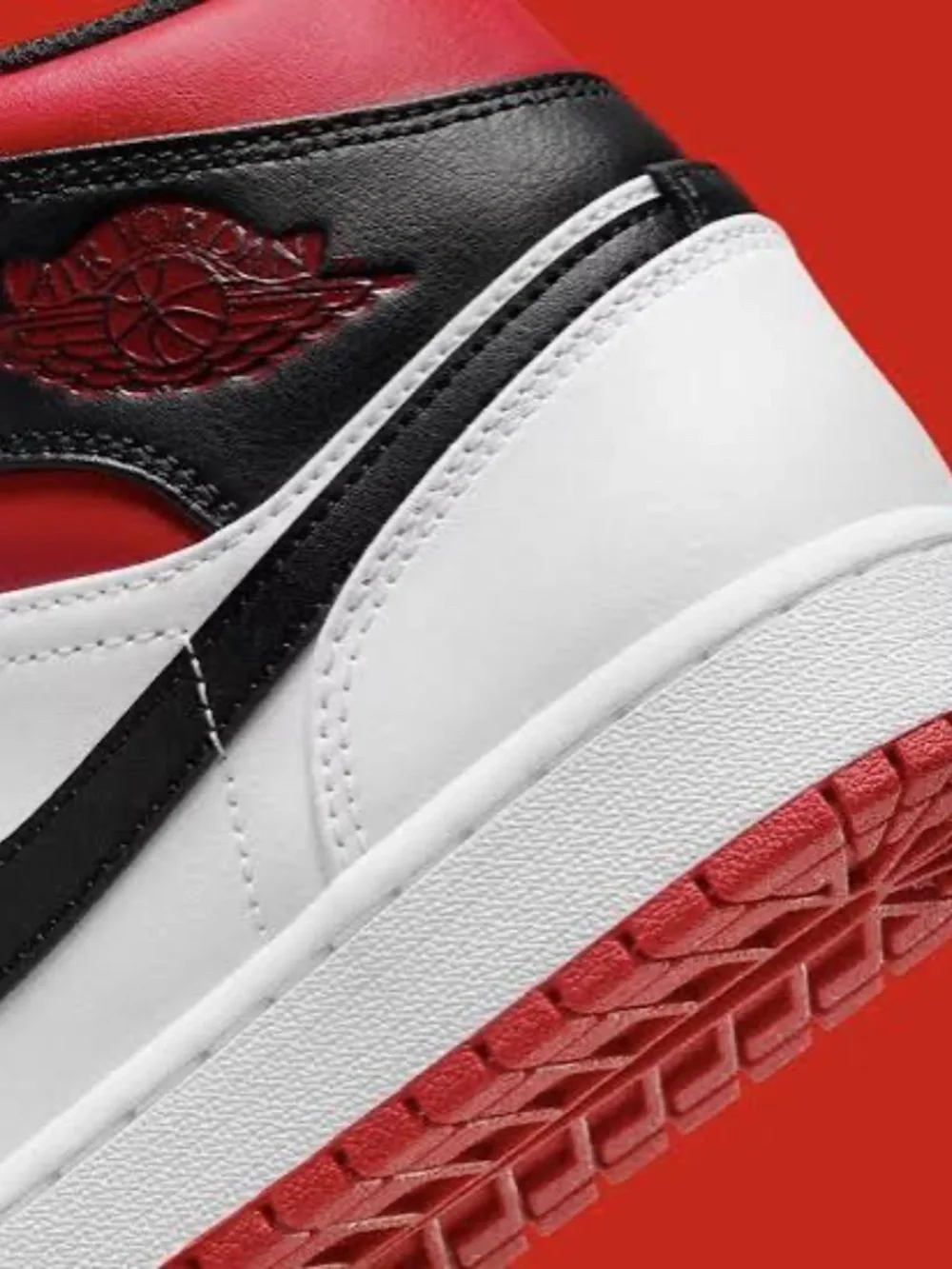 NIB Nike Air Jordan 1 Mid Shoes Gym Red Black Toe White DQ8426-106
